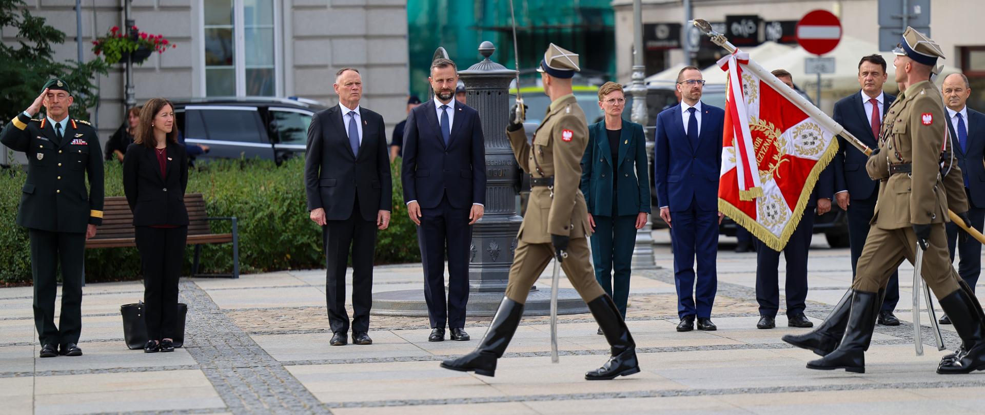 7 września 2026 r. w Kielcach, Władysław Kosiniak-Kamysz wicepremier, minister obrony narodowej spotkał się z Davidem J. McGuinty ministrem obrony narodowej Kanady.