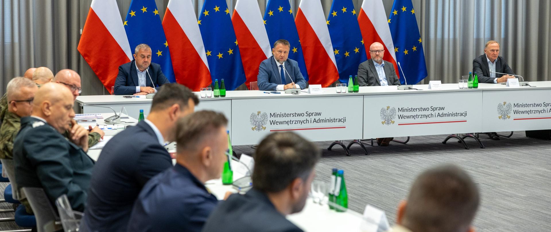 Szef MSWiA: polskie granice są coraz szczelniejsze. Możliwa zwiększona presja migracyjna na granicy z Białorusią