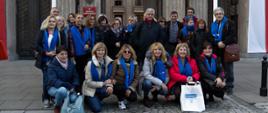 Grupa nauczycieli z programu Erasmus + przed gmachem Ministerstwa Edukacji Narodowej
