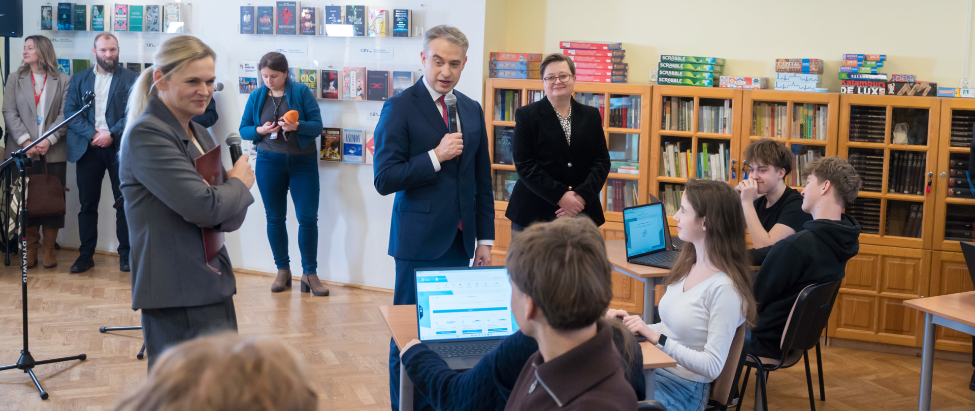 Cyfrowa szkoła to miejsce bliższe uczniom – nowoczesny sprzęt trafi do tysięcy szkół