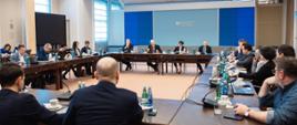 Minister – Członek Rady Ministrów Maciej Berek podczas spotkania na temat zasad i praktyki prowadzenia konsultacji publicznych i opiniowania dokumentów rządowych, jako stałych elementów procesu prawodawczego w demokratycznym państwie prawnym.