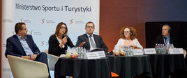 Przemówienia Komitetu Turystyki