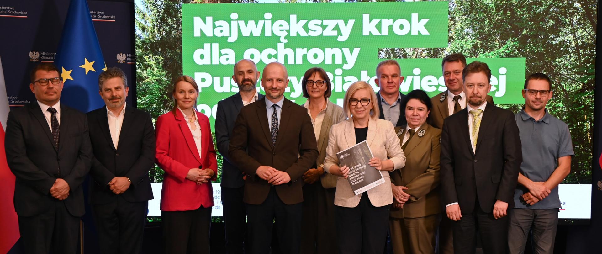 Po latach przygotowań Polska zrealizowała zobowiązanie wobec UNESCO, a ochrona Puszczy Białowieskiej zyskała nowe, trwałe podstawy. 19 czerwca ministra klimatu i środowiska Paulina Hennig-Kloska podpisała Plan Zarządzania Obiektem Światowego Dziedzictwa Puszcza Białowieska, wcześniej zaakceptowany przez Centrum Światowego Dziedzictwa Organizacji Narodów Zjednoczonych do spraw Oświaty, Nauki i Kultury (UNESCO). 