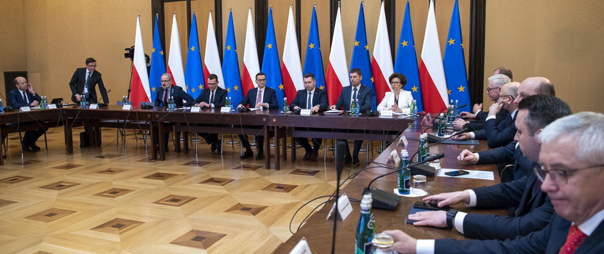 500 mln zł dla samorządów na pomoc Ukraińcom