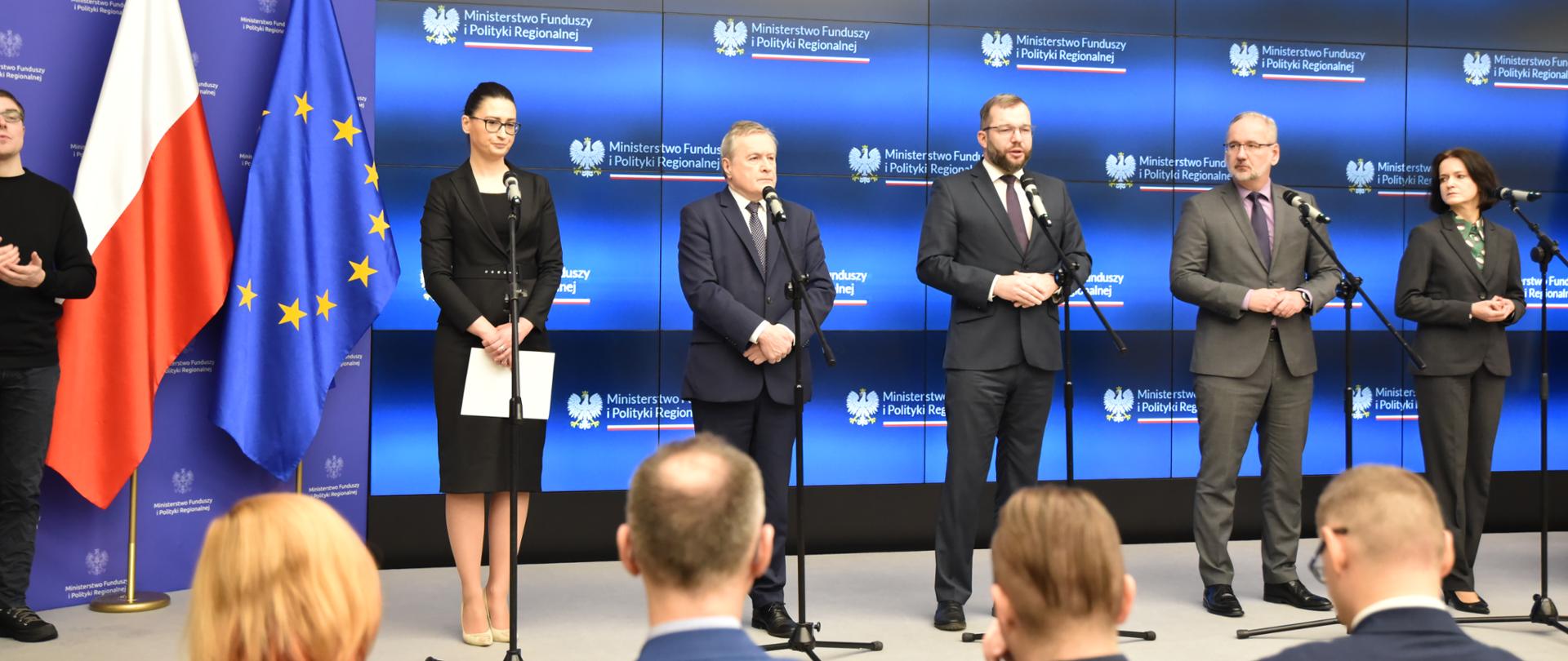 Wiceminister klimatu i środowiska Małgorzata Golińska 14 grudnia 2022 r. wzięła udział w podpisaniu porozumienia w sprawie realizacji wybranych zadań z programu Fundusze Europejskie na Infrastrukturę, Klimat, Środowisko 2021–2027. 