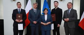 zdjęcie z uroczystości przyznania stypendiów dla studentów medycyny