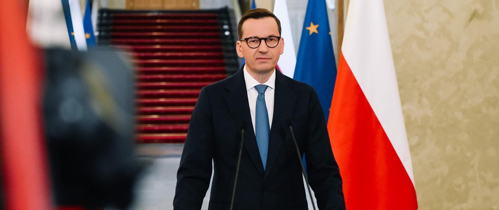 Premier Mateusz Morawiecki przemawia podczas oświadczenia dla prasy w Kancelarii Prezesa Rady Ministrów.