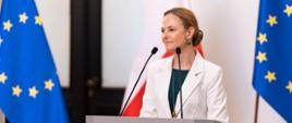 zdjęcie z wręczenia dyplomów laureatom nagród ministra zdrowia dla nauczycieli akademickich