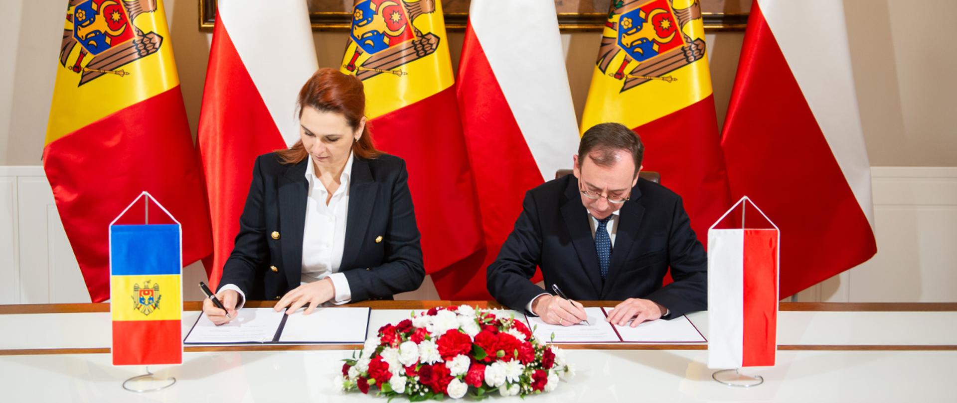 Podpis dokumentów