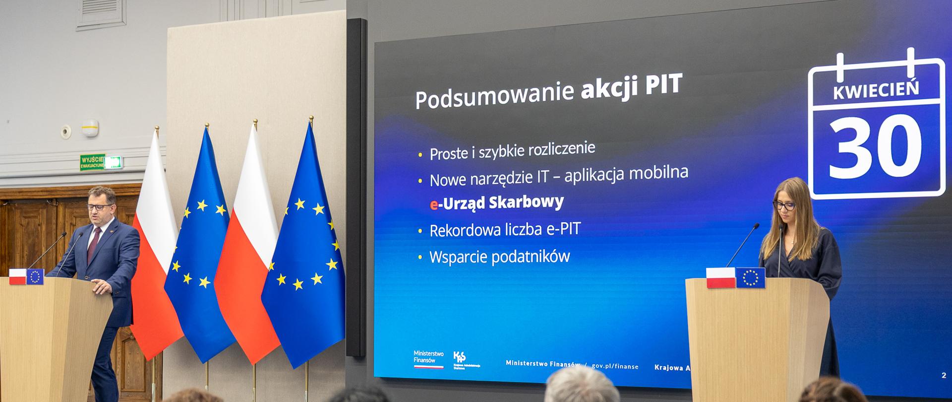 Szef KAS Marcin Łoboda oraz zastępca Szefa KAS Małgorzata Krok podczas konferencji prasowej