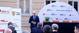 Wiceminister Ireneusz Zyska podczas podpisania listu intencyjnego ws. powstania klastra wodorowo-energetycznego w Legnicy.