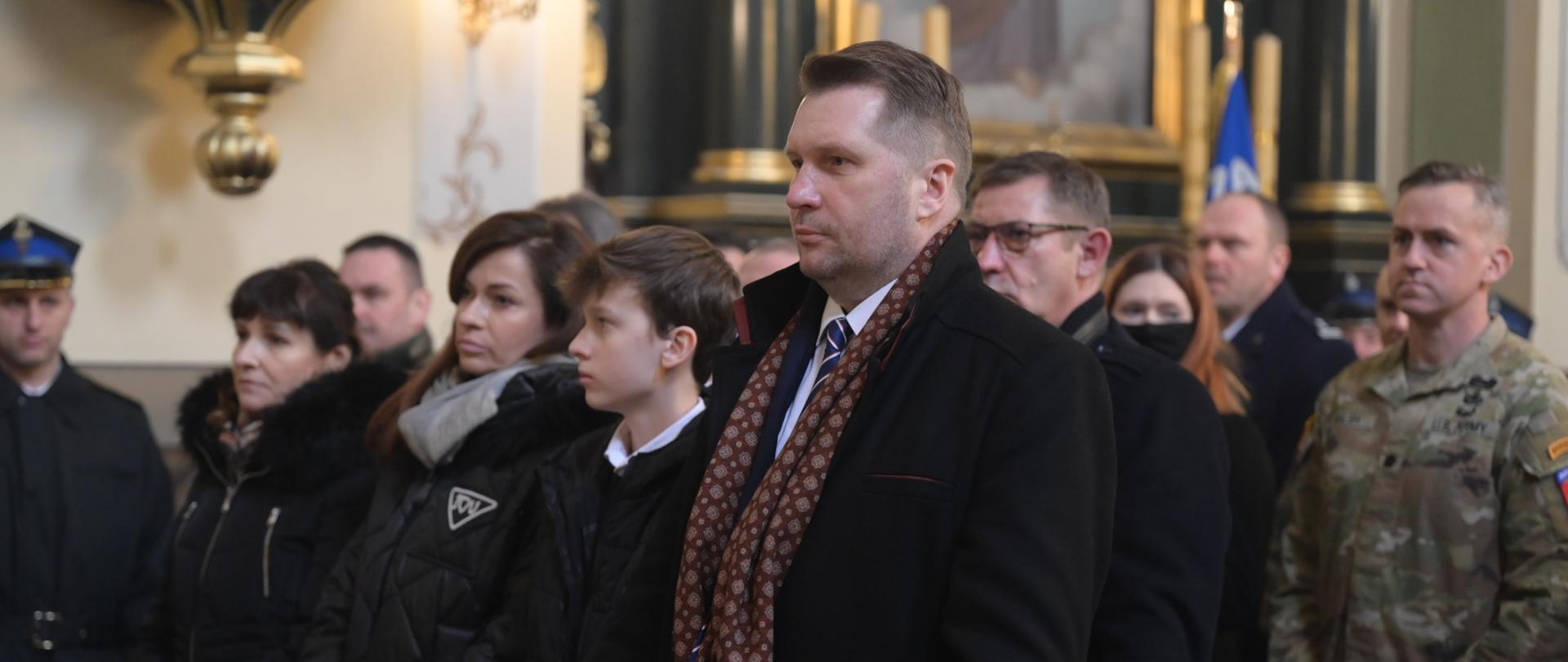 Minister Edukacji i Nauki Przemysław Czarnek bierze udział w obchodach Narodowego Dnia Pamięci Żołnierzy Wyklętych w Klasztorze oo. Bernardynów w Radecznicy