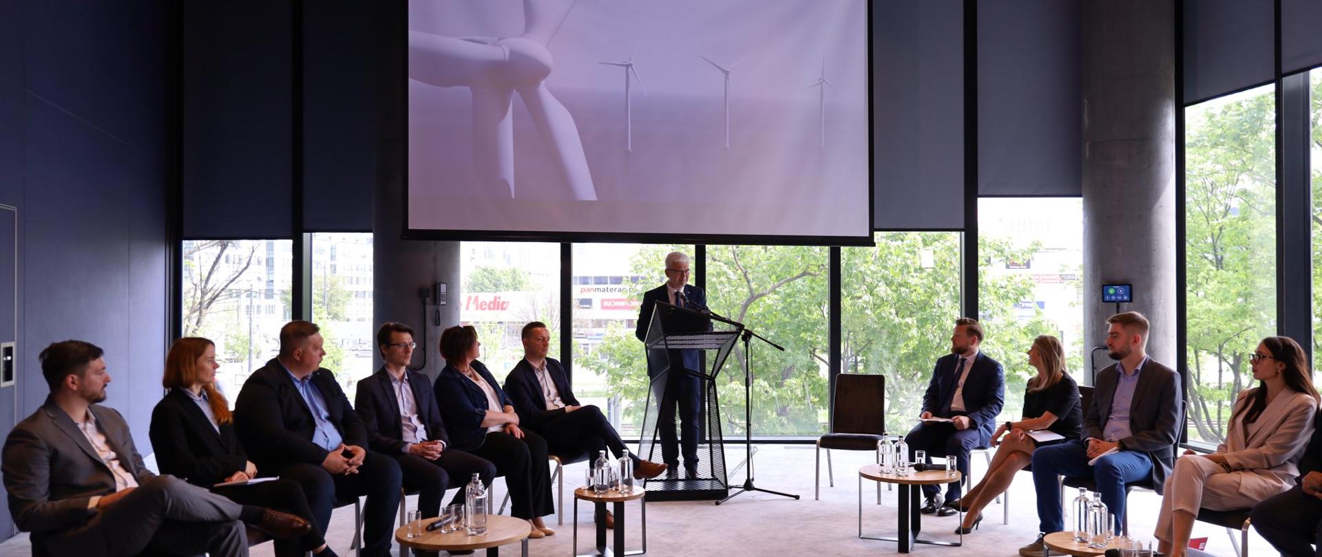 Wiceminister Ireneusz Zyska podczas konferencji nt. perspektyw rozwoju energetyki wiatrowej na morzu i działań Rządu w tym zakresie