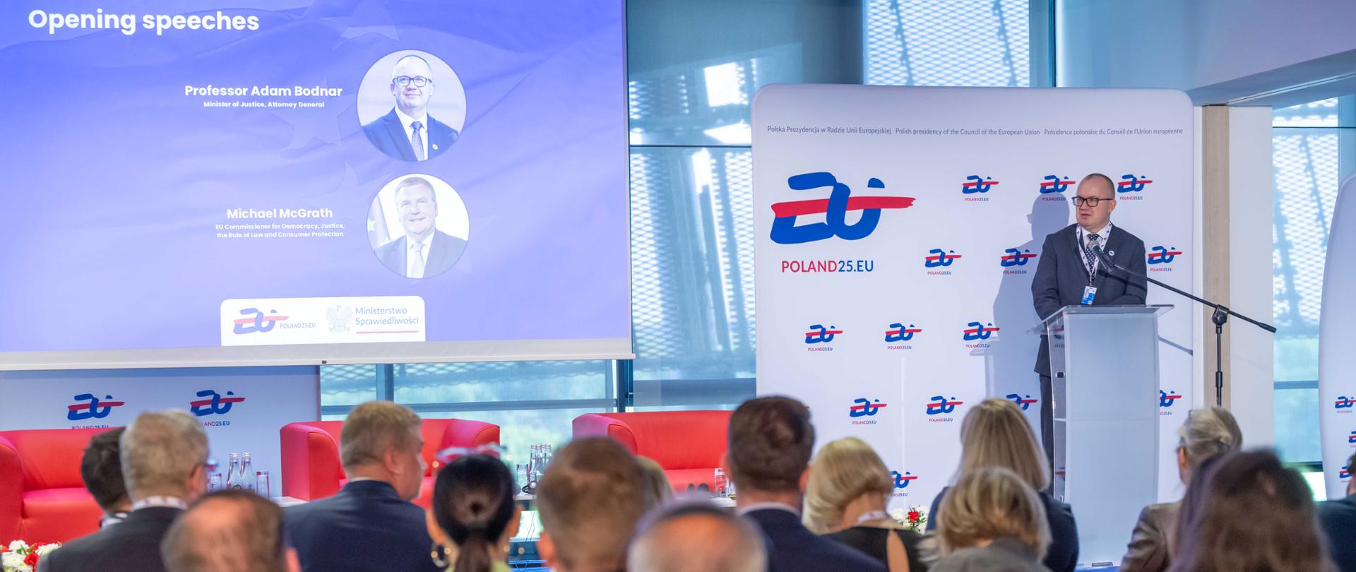 Cyfryzacja wymiaru sprawiedliwości. Szanse i zagrożenia