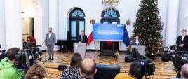 Na zdjęciu m.in. minister Izabela Leszczyna i wiceminister Marek Kos.