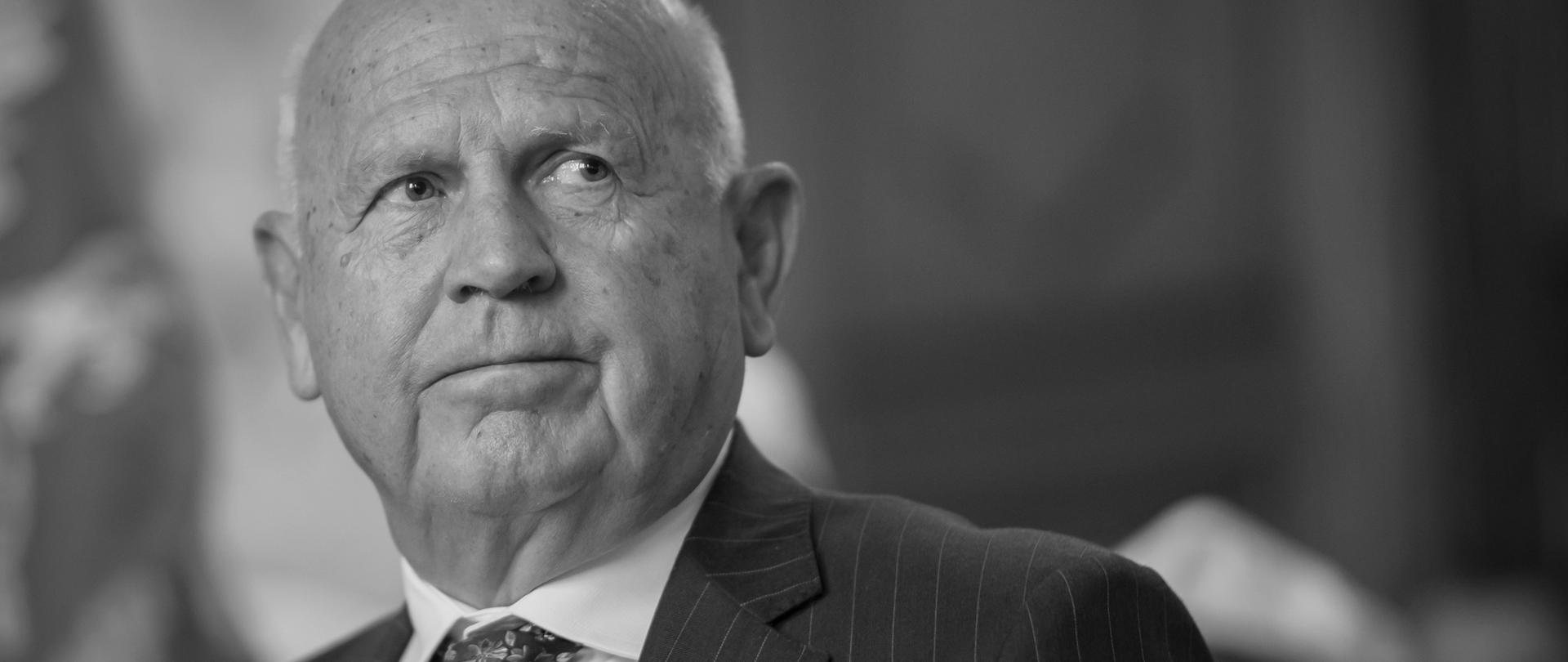 Czarno-białe zdjęcie - Janez Kocijančič (1941-2020)