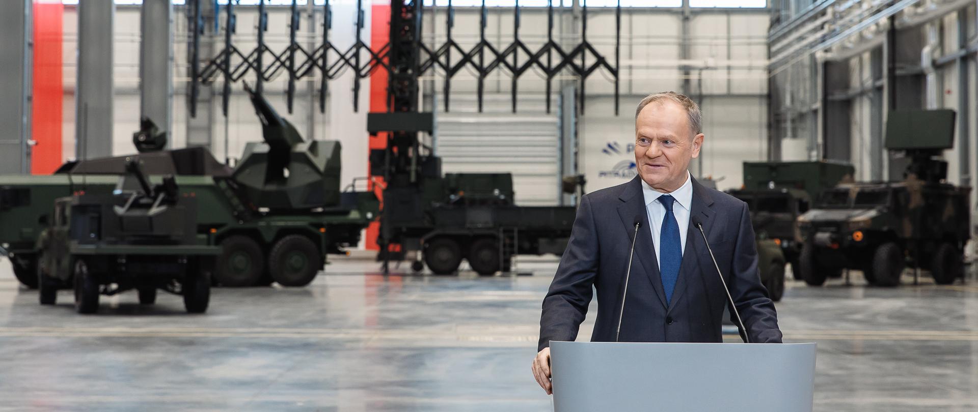 Udział premiera Donalda Tuska w uroczystości podpisania umów dotyczących kompleksowego systemu antydronowego SAN