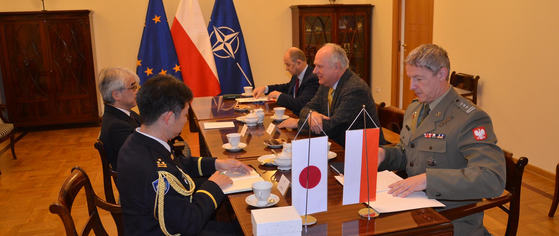 POL-JAP