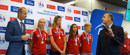 Medalistki MŚ w Wioślarstwie w Płowdw 2018 _ medalistki wraz z ministrem Widerą 