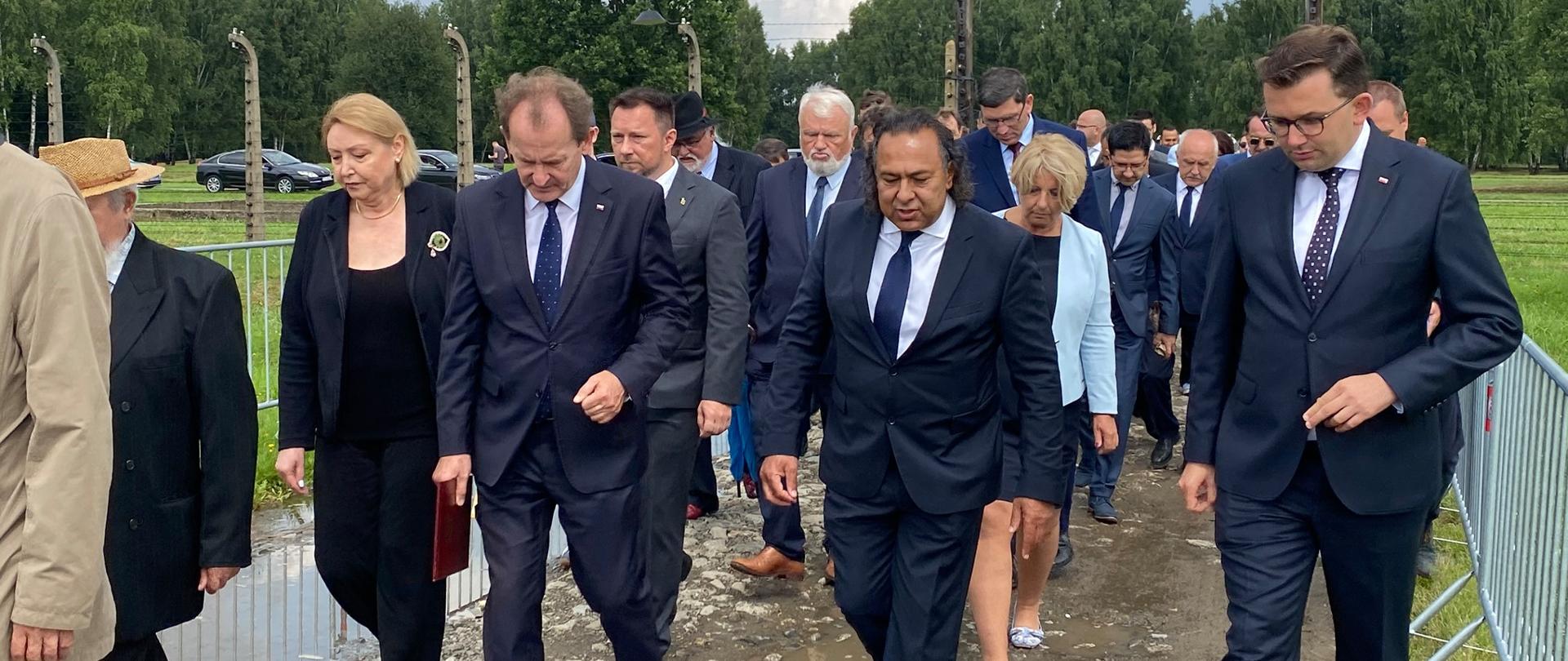 Obchody Europejskiego Dnia Pamięci o Holokauście Romów z udziałem wiceministra Włodzimierza Bernackiego