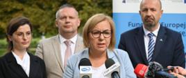ministra klimatu i środowiska Paulina Hennig-Kloska wzięła udział w podpisaniu umowy w Kole o dofinansowanie z Funduszy Europejskich inwestycji w dobre praktyki kompleksowej rewitalizacji miejskiej zieleni, zwiększenia bioróżnorodności oraz edukacji ekologicznej mieszkańców