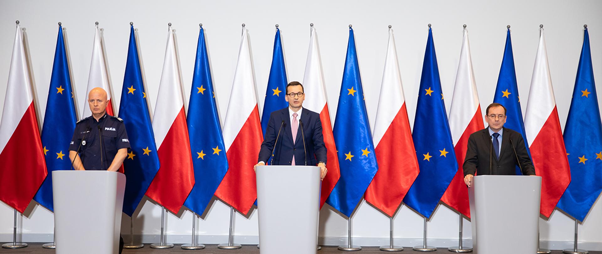 Na zdjęciu: premier Mateusz Morawiecki, minister Mariusz Kamiński i gen. insp. Jarosław Szymczyk – komendant główny Policji