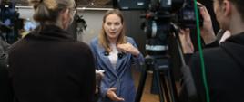 Na zdjęciu minister funduszy i polityki regionalnej Katarzyna Pełczyńska-Nałęcz odpowiada na pytania dziennikarzy