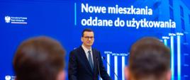 Premier podczas konferencji prasowej.