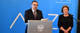 Wiceminister zdrowia Marcin Czech oraz konsultant krajowy w dziedzinie neonatologii prof. Ewa Helwich przedstawili na konferencji prasowej zmiany w nowej liście leków refundowanych, które obowiązują od 1 marca 2018 roku.