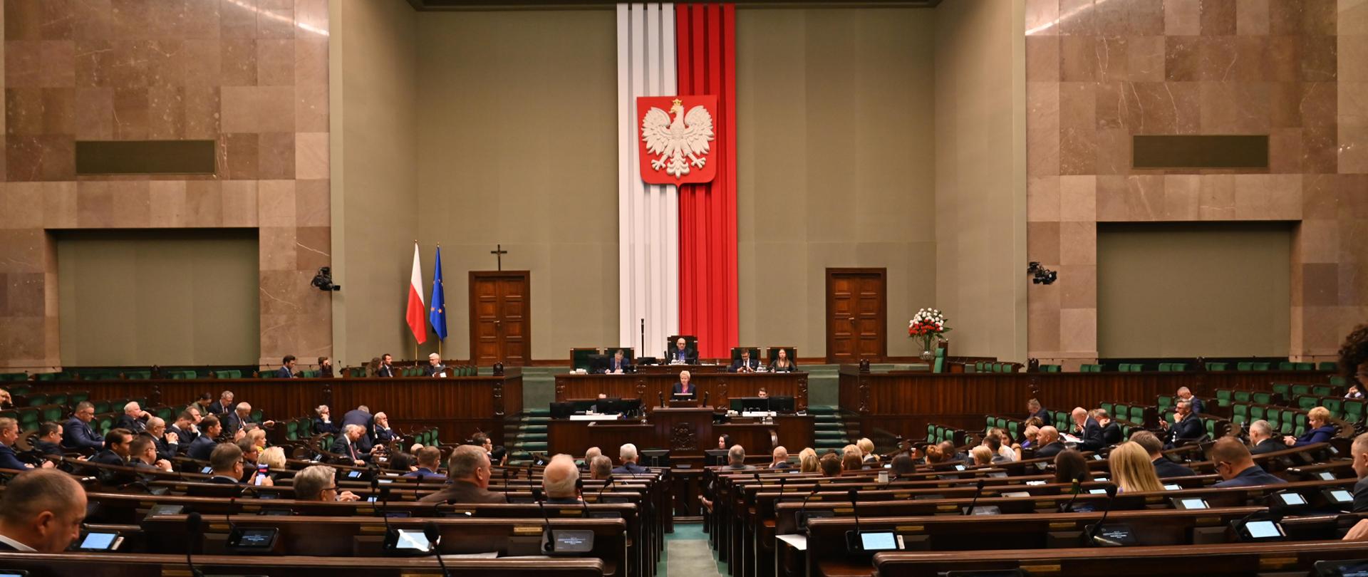 Sejm rozpoczął pracę nad rządowym projektem chroniącym odbiorców energii