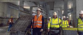 Na zdjęciu widać elementy infrastruktury transportowej