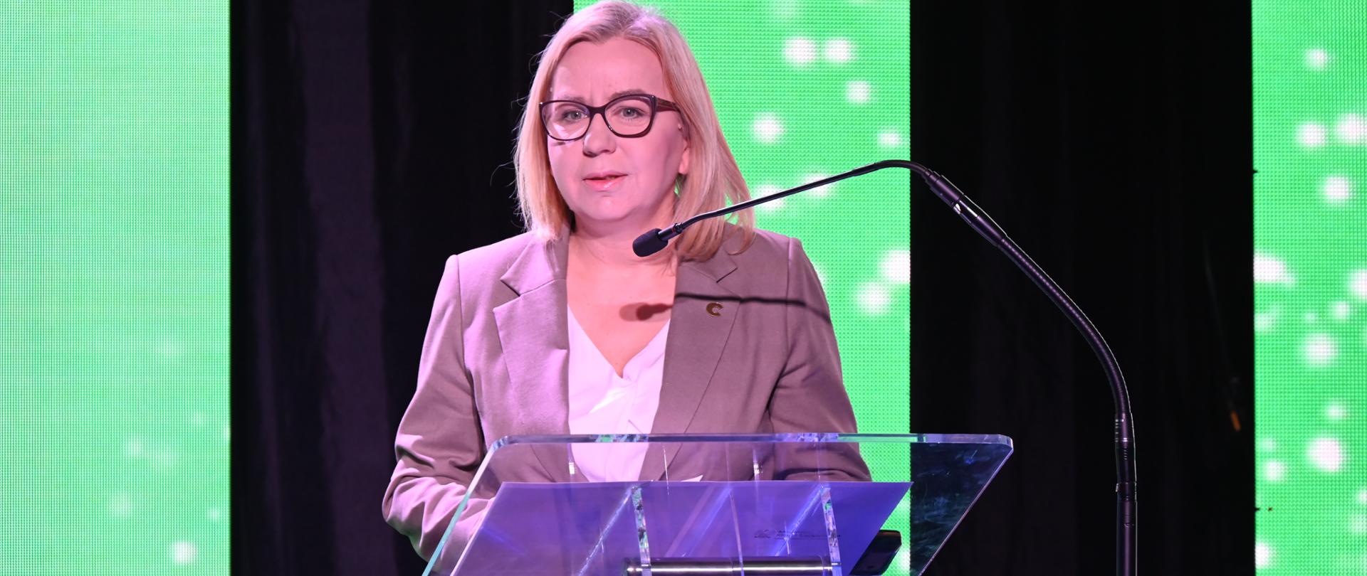 Minister Paulina Hennig-Kloska na EuroPOWER&OzePOWER.
