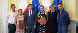 Iga Świątek i Alicja Rosolska z wizytą w Ministerstwie Sportu i Turystyki