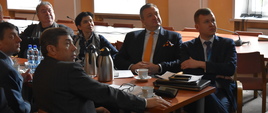 W konferencji udział wzięli m.in. wiceminister zdrowia Marek Tombarkiewicz oraz Mateusz Komza, dyrektor Departamentu Ratownictwa Medycznego i Obronności.
