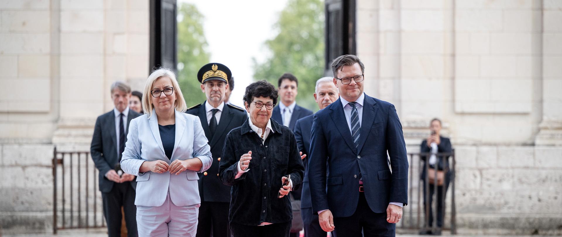 Ministra klimatu i środowiska Paulina Hennig-Kloska podczas spotkania we Francji z francuską ministrą Monique Barbut i niemieckim ministrem Carstenem Schneiderem w ramach Trójkąta Weimarskiego