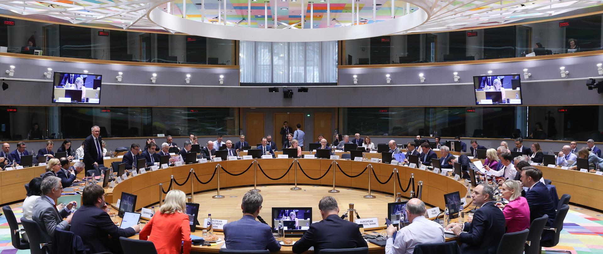 Uczestnicy posiedzenia Rady do Spraw Gospodarczych i Finansowych.