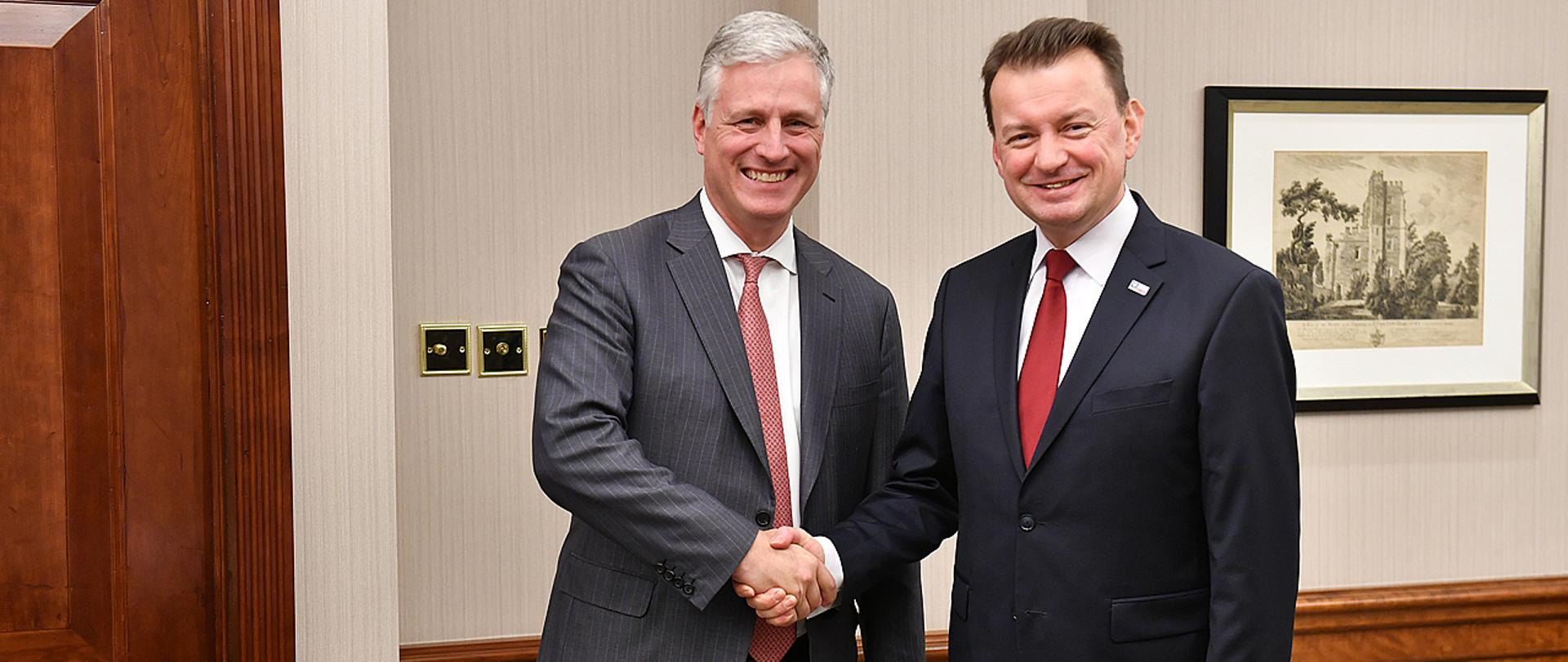 Minister obrony narodowej na spotkaniu z Robertem C. O’Brienem, Doradcą Prezydenta USA ds. bezpieczeństwa narodowego.