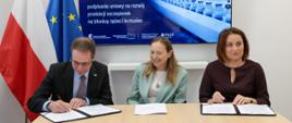 Na zdjęciu Katarzyna Pałczyńska-Nałęcz, minister funduszy i polityki regionalnej z innymi uczestnikami spotkania