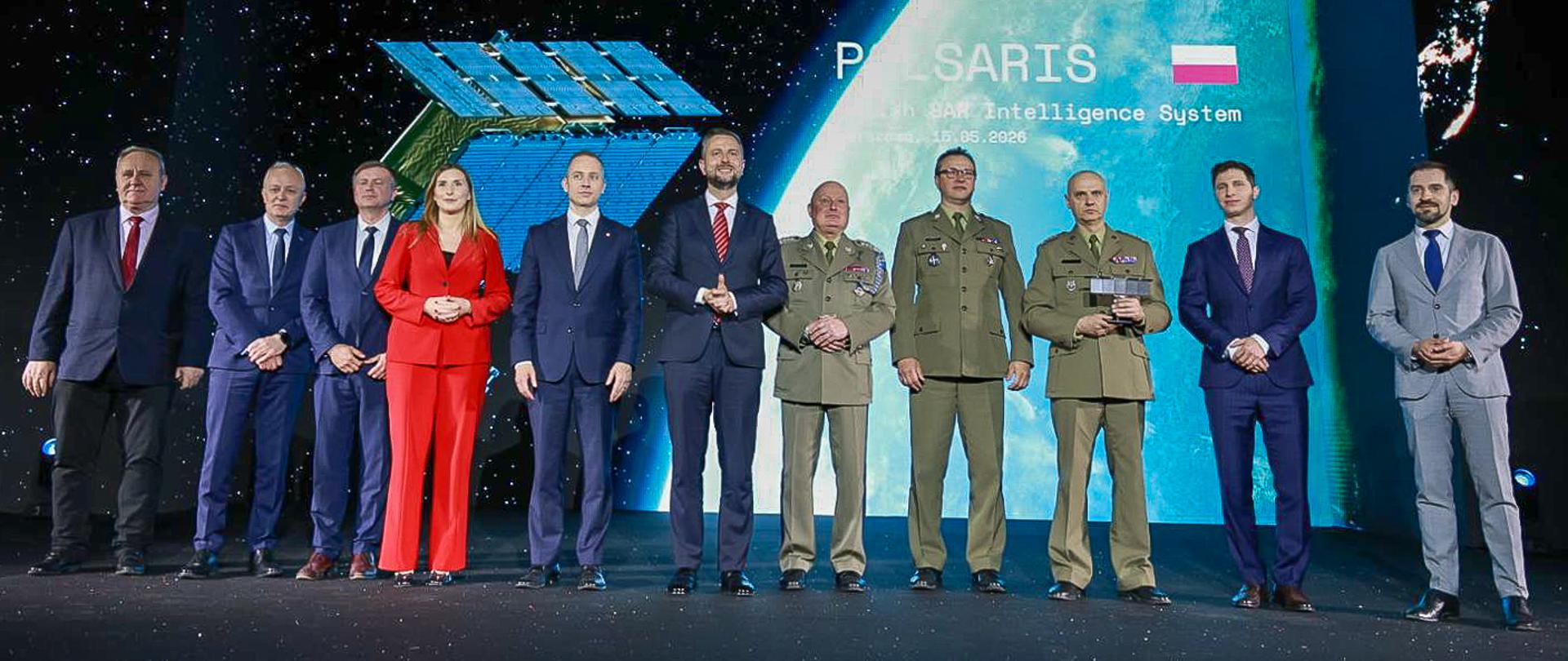 15 maja 2026 r. w Muzeum Wojska Polskiego, Władysław Kosiniak-Kamysz wicepremier - minister obrony narodowej i Cezary Tomczyk sekretarz stanu w MON wzięli udział w uroczystości przekazania Siłom Zbrojnym RP satelitarnego systemu rozpoznania radarowego MikroSAR przez firmę ICEYE. Fot. Krzysztof Niedziela/MON