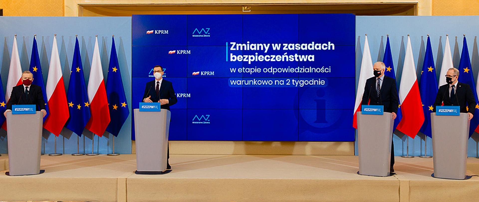 Piotr Gliński, Mateusz Morawiecki, Jarosław Gowin, Adam Niedzielski podczas konferencji prasowej.