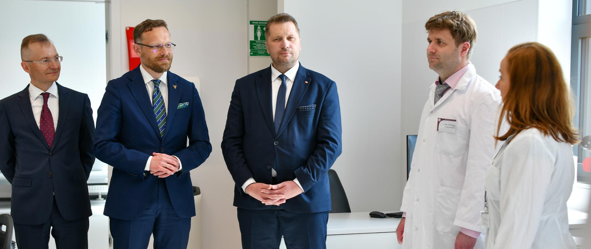 Minister Edukacji i Nauki odwiedził nowo otwarte Międzywydziałowe Centrum Dydaktyki Pomorskiego Uniwersytetu Medycznego