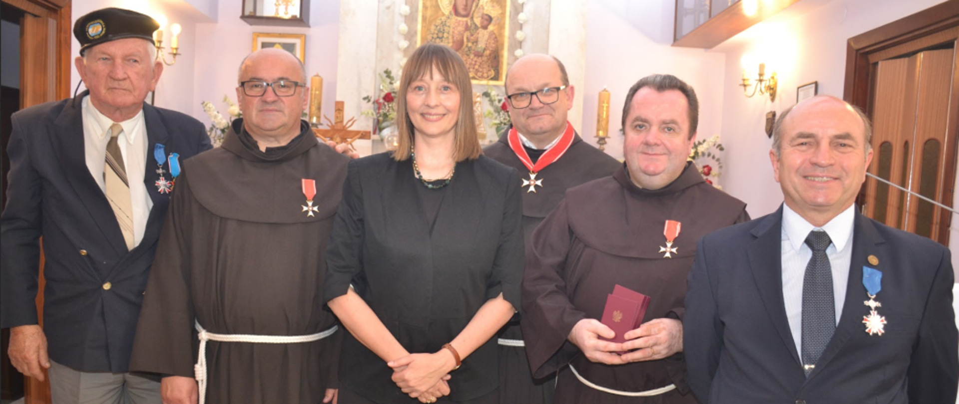 Na zdjęciu (od lewej) Luis Enrique Raczkowski, ks. Kazimierz Bochnak, Aleksandra Piątkowska, Ambasador RP w Argentynie, ks. Jacek Twaróg, ks. Jerzy Augustyn Jędryka i Alejandro Szejner.
Foto Tadeusz Lędźwa.
