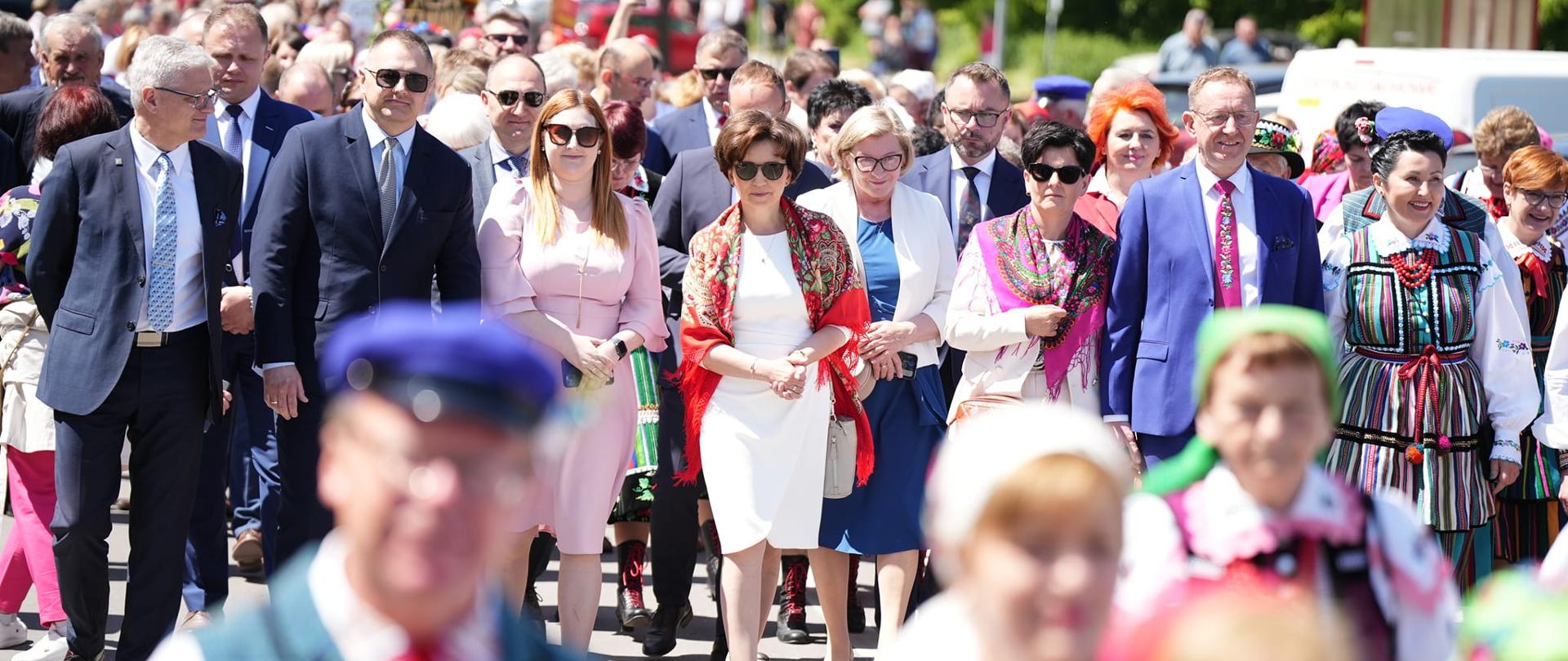 I Parada Kół Gospodyń Wiejskich z udziałem minister Marleny Maląg