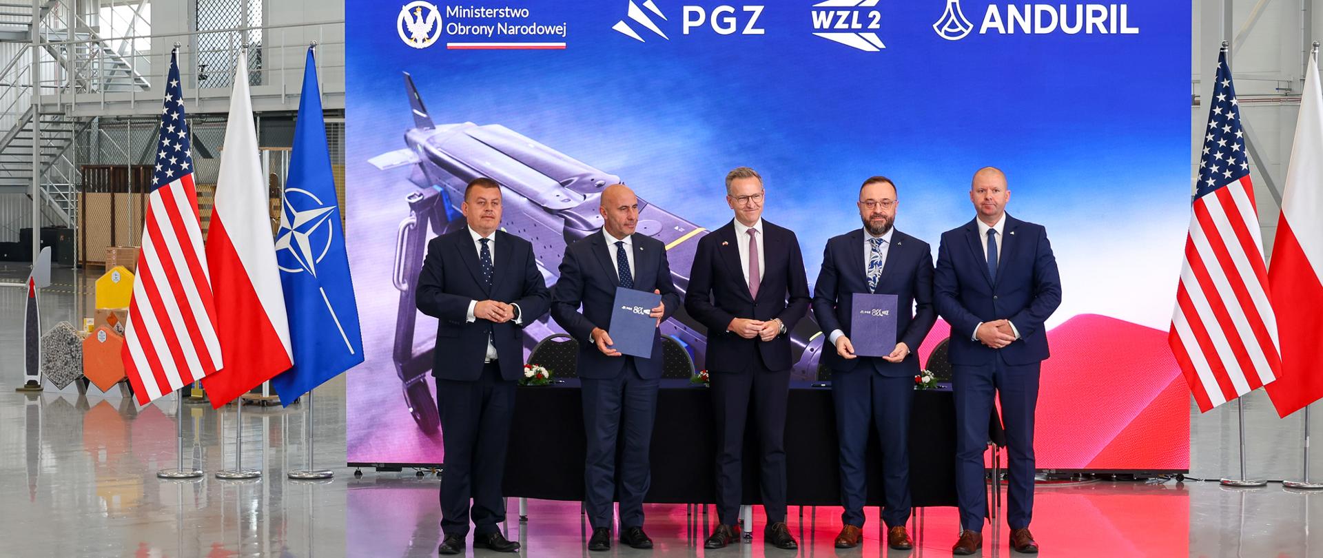 6 lipca 2026 r. w Bydgoszczy, w obecności Władysława Kosiniaka-Kamysza, wicepremiera - ministra obrony narodowej oraz wiceministrów obrony narodowej - Magdaleny Sobkowiak-Czarneckiej i Cezarego Tomczyka, zostanie podpisana umowa o współpracy Polskiej Grupy Zbrojeniowej SA i Wojskowych Zakładów Lotniczych nr 2 z firmą Anduril Industries w zakresie rozwoju zdolności produkcyjnych niskokosztowych pocisków manewrujących w Polsce.