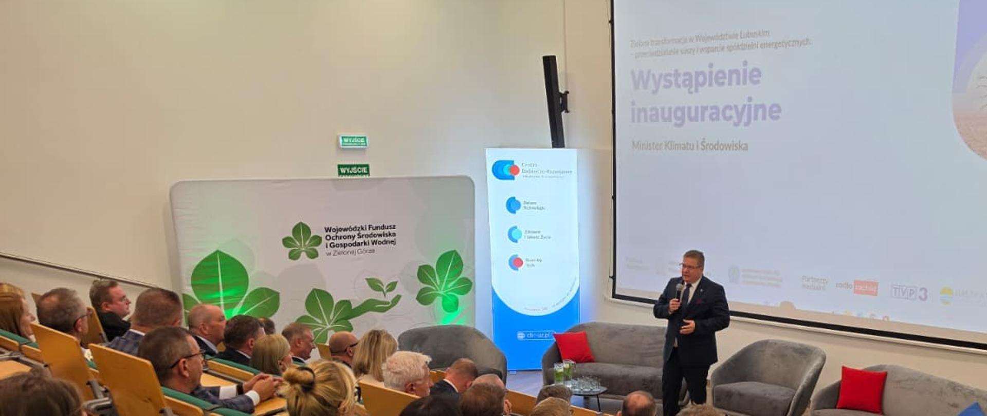 Wiceminister Sławomir Ćwik podczas konferencji „Zielona transformacja w Województwie Lubuskim”