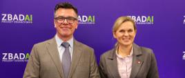 Zdjęcie przedstawia Minister Edukacji Barbarę Nowacką, obok której stoi Dyrektor Naczelny CNK. 