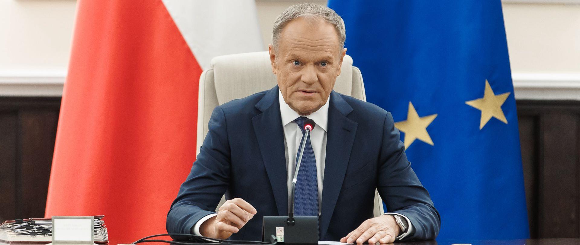Premier Donald Tusk podczas posiedzenia Rady Ministrów