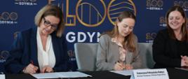 Na zdjęciu minister funduszy i polityki regionalnej Katarzyna Pełczyńska-Nałęcz w towarzystwie innych uczestników spotkania