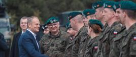 Premier Donald Tusk w 1. Warszawskiej Brygadzie Pancernej