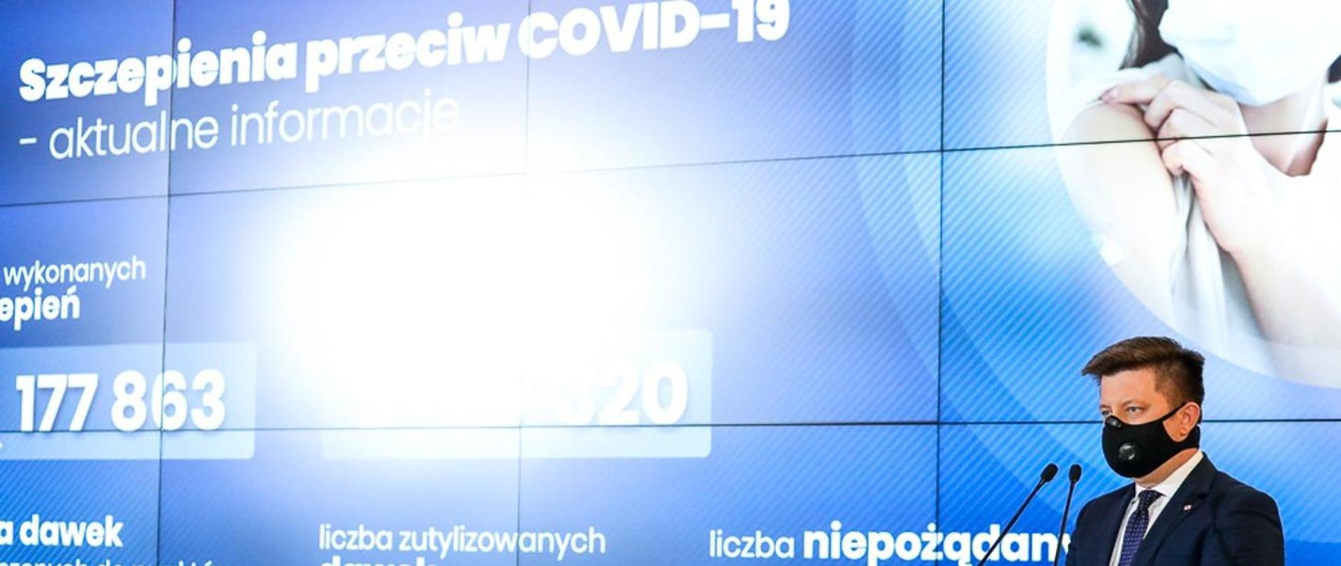 Minister Michał Dworczyk podczas konferencji 